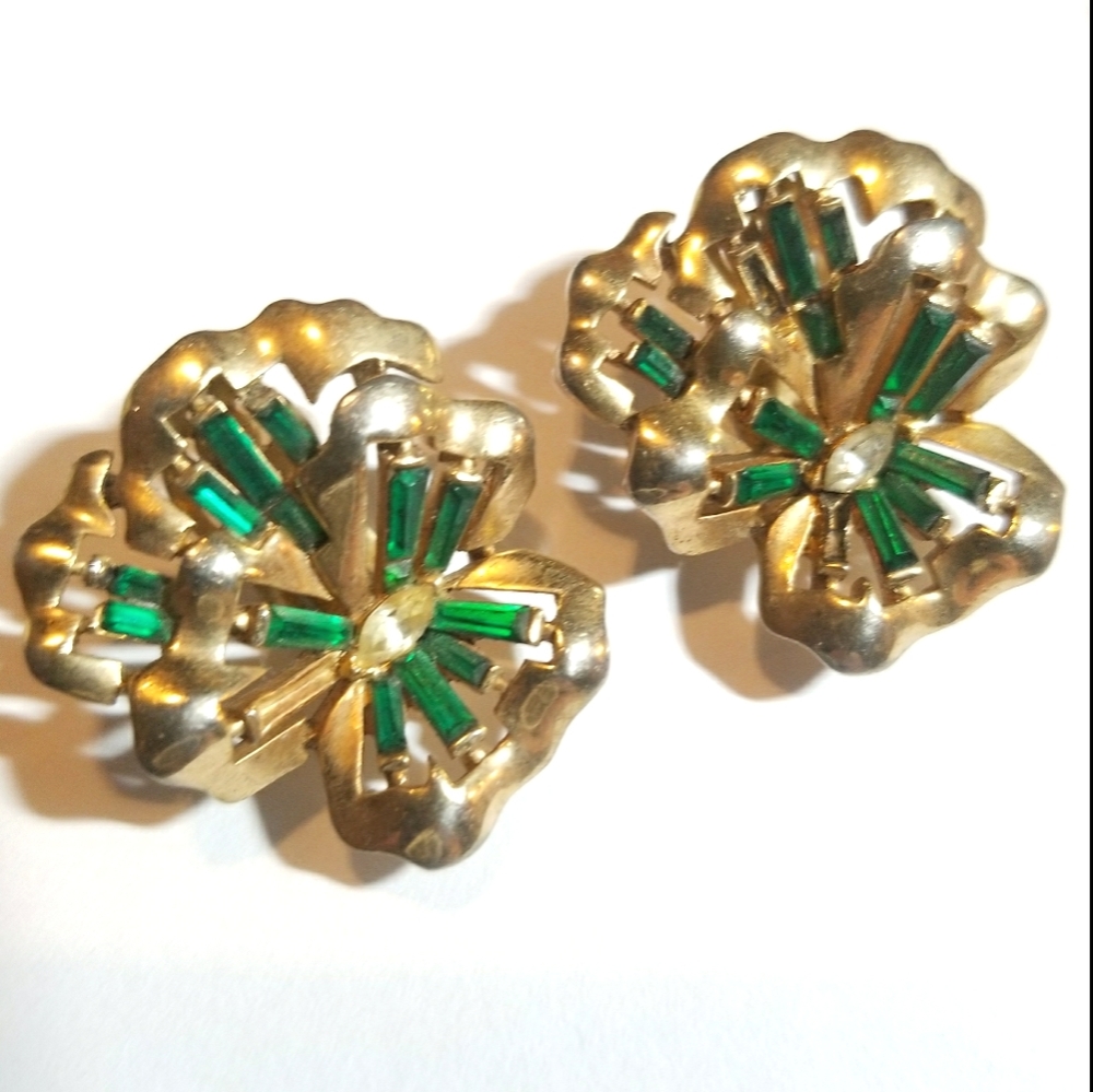 Vintage Crown Trifari earrings pansy flower clip Alfred Philippe clipon floral